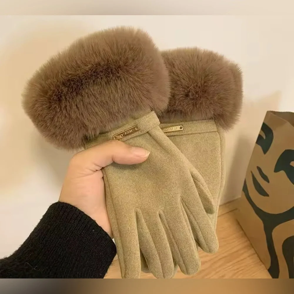 NEW Retail $98 Faux Mink Fluffy Fur-Trimmed Gloves